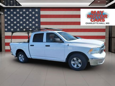 Used 2020 RAM 1500 Tradesman w/ Chrome Appearance Group RWD image 3