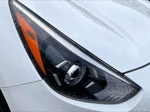 Used 2021 Kia Niro EX w/ Cold Weather Package image 27