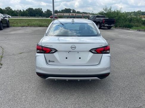 Used 2023 Nissan Versa SV FWD image 8
