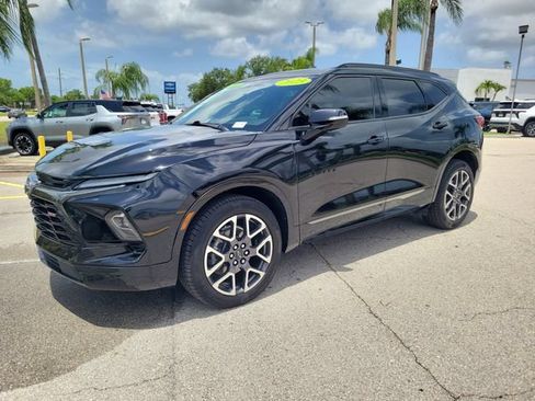 Used 2023 Chevrolet Blazer RS FWD image 2