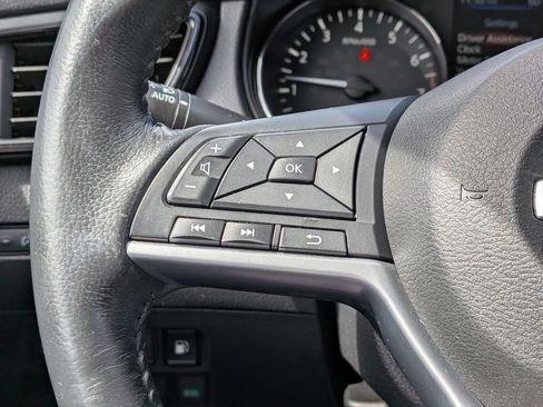 Used 2018 Nissan Rogue SV AWD/4WD image 14
