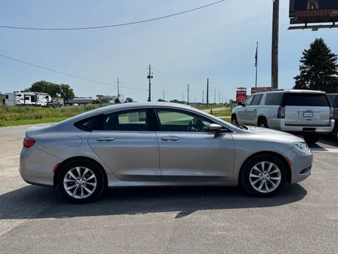 Used 2017 Chrysler 200 LX FWD image 33