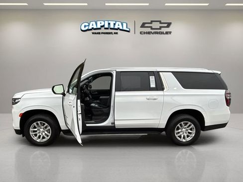 Used 2024 Chevrolet Suburban LT image 13