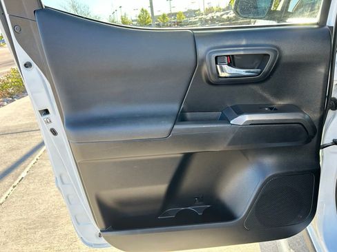 Used 2019 Toyota Tacoma TRD Off-Road image 25