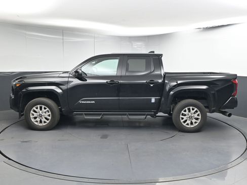Used 2024 Toyota Tacoma SR5 image 5