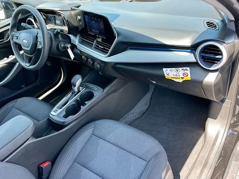 Used 2025 Chevrolet Trax LS FWD image 26