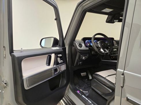 Used 2021 Mercedes-Benz G 63 AMG 4MATIC w/ G Manufaktur Interior Package image 16