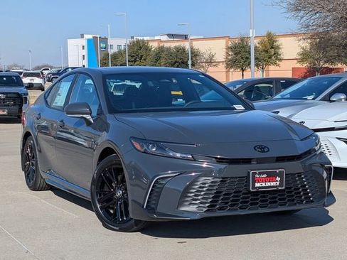 New 2026 Toyota Camry SE image 2