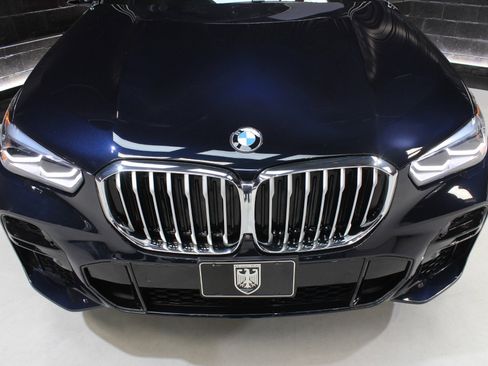 Used 2023 BMW X5 xDrive40i w/ M Sport Package image 7