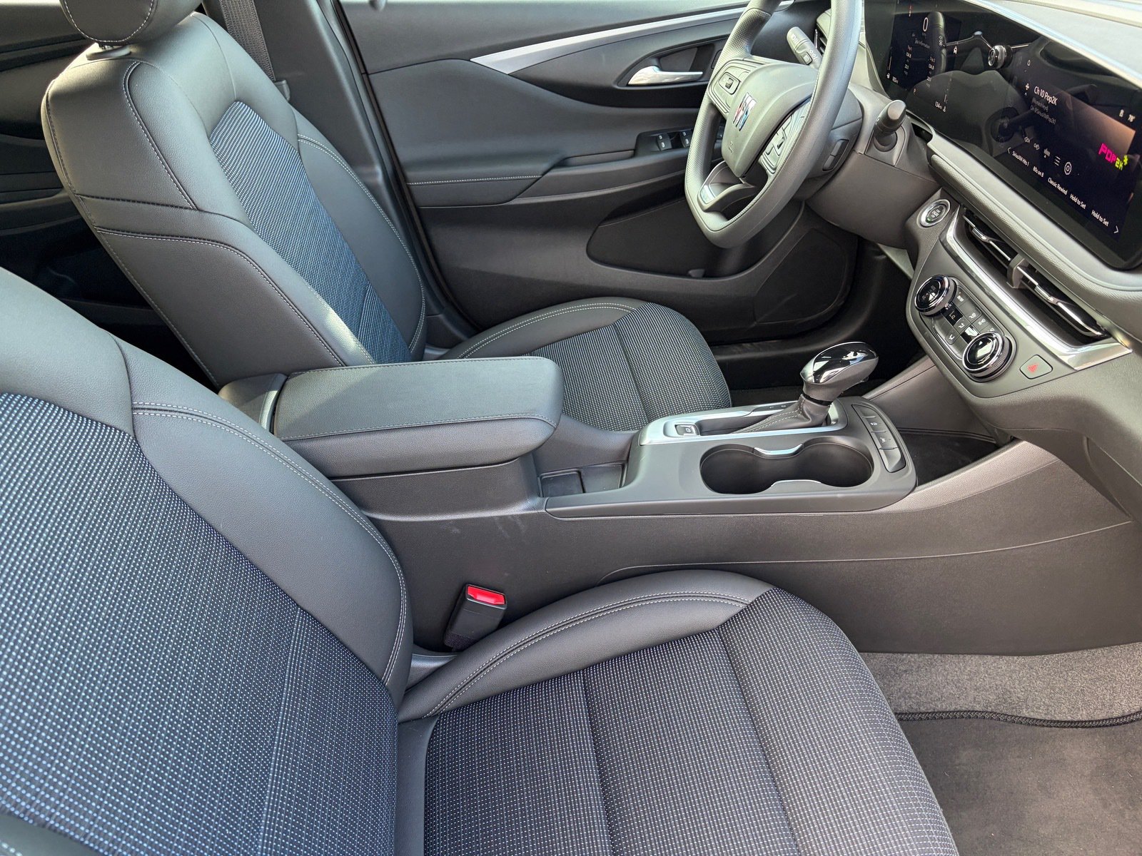 Used 2026 Buick Envista Sport Touring FWD image 11