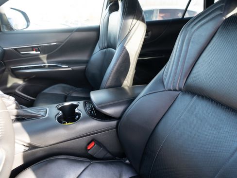 Used 2021 Toyota Venza Limited w/ Advanced Technology Package image 10