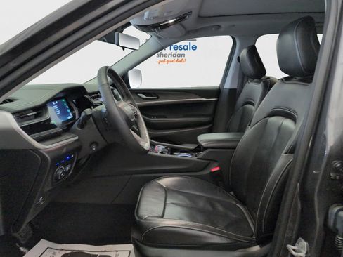 Used 2022 Jeep Grand Cherokee Limited 4xe w/ Luxury Tech Group II image 8