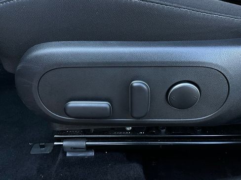 Used 2025 Hyundai Kona SEL image 11