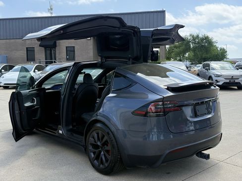 Used 2023 Tesla Model X Plaid image 15