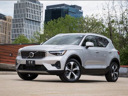 Certified 2025 Volvo XC40 B5 Plus