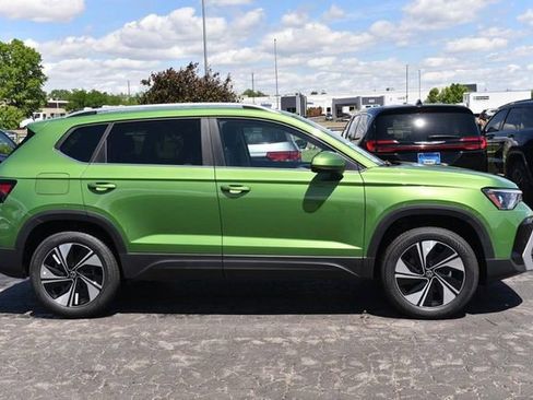 New 2026 Volkswagen Taos SE AWD/4WD image 5