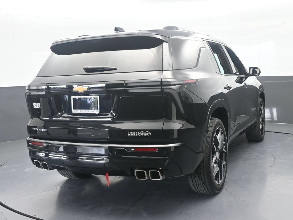 Used 2025 Chevrolet Traverse High Country FWD image 5