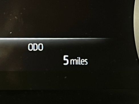 Used 2026 Toyota Highlander XLE image 11