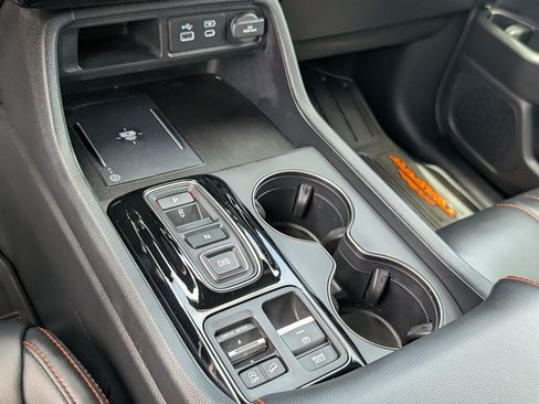 Used 2025 Honda Pilot TrailSport image 17