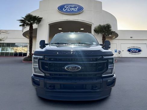 Certified 2022 Ford F250 Lariat w/ Black Appearance Package image 3