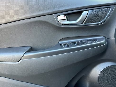 Used 2023 Hyundai Kona SE w/ Cargo Package image 11