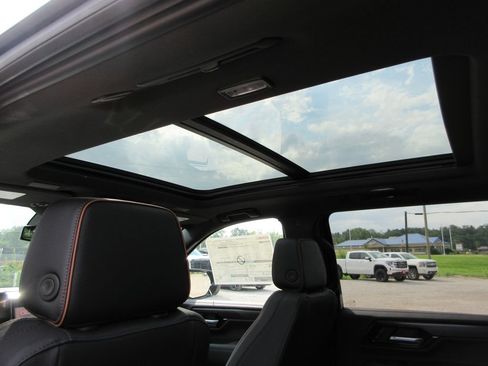 New 2026 GMC Yukon XL AT4 AWD/4WD image 12