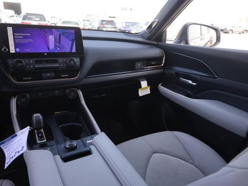 New 2026 Toyota Grand Highlander AWD Hybrid image 28