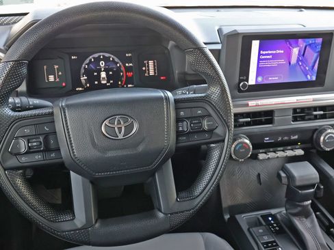 Used 2025 Toyota Tacoma SR5 AWD/4WD image 16