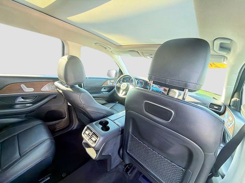 Used 2020 Mercedes-Benz GLS 450 4MATIC image 30