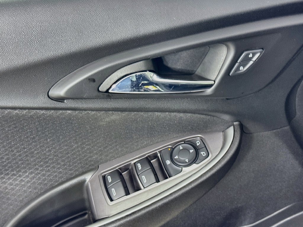 Used 2023 Chevrolet Malibu LT FWD image 20