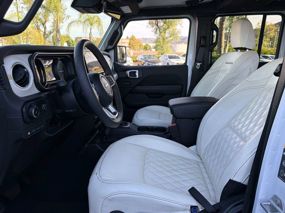 Used 2024 Jeep Wrangler Unlimited Sahara w/ Technology Group AWD/4WD image 20