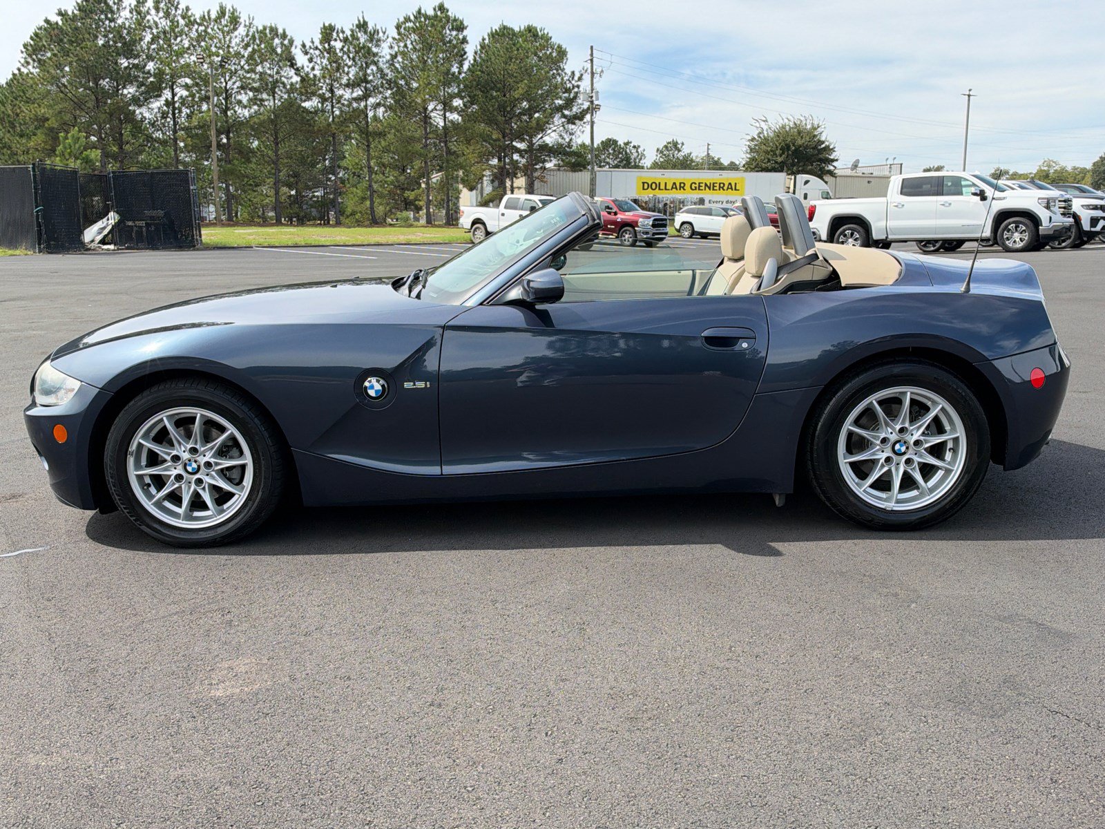 Used 2005 BMW Z4 2.5i RWD image 8