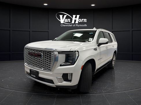 Used 2022 GMC Yukon Denali w/ Denali Ultimate Package AWD/4WD image 3