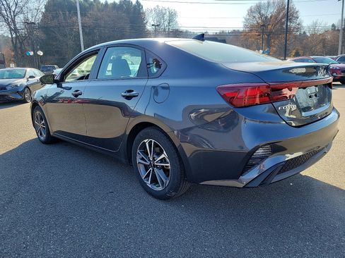 Used 2023 Kia Forte LXS image 4