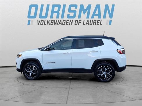 Used 2024 Jeep Compass Limited image 5