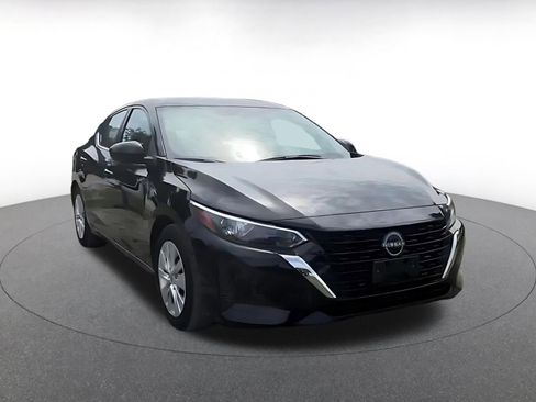 Used 2025 Nissan Sentra S FWD image 2