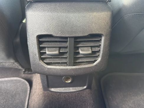 Used 2020 Ford Fusion SE FWD image 28
