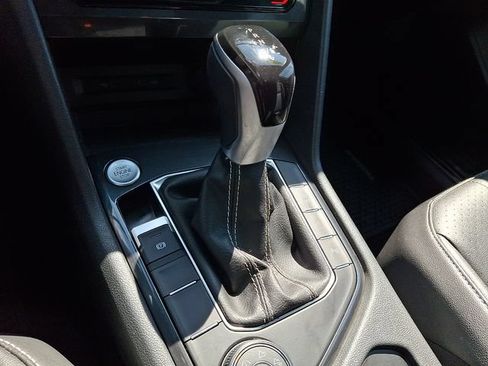 Used 2022 Volkswagen Tiguan SE R-Line AWD/4WD image 15