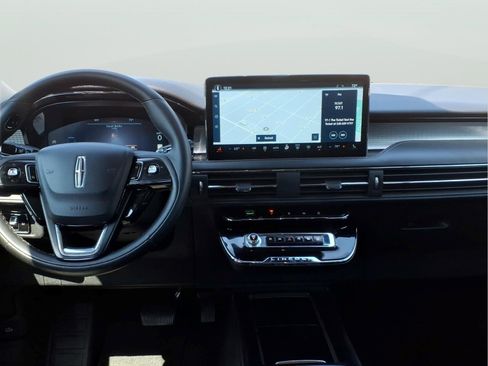 Used 2023 Lincoln Corsair FWD image 11
