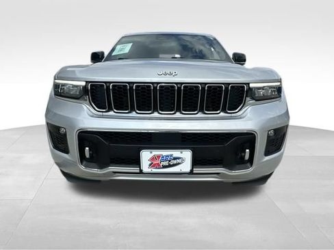 Used 2022 Jeep Grand Cherokee Overland AWD/4WD image 10