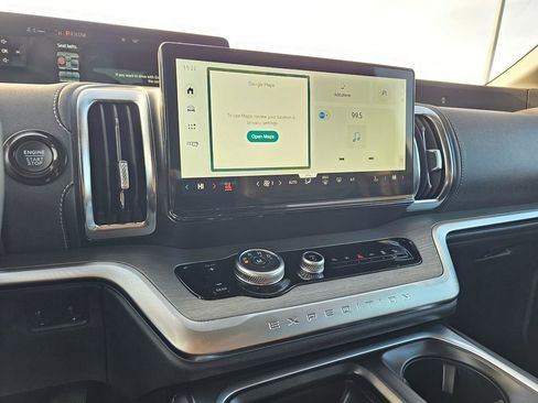 Certified 2025 Ford Expedition Max Platinum image 23