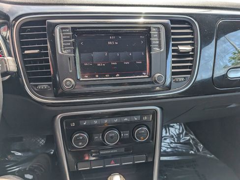Used 2019 Volkswagen Beetle 2.0T SE FWD image 20