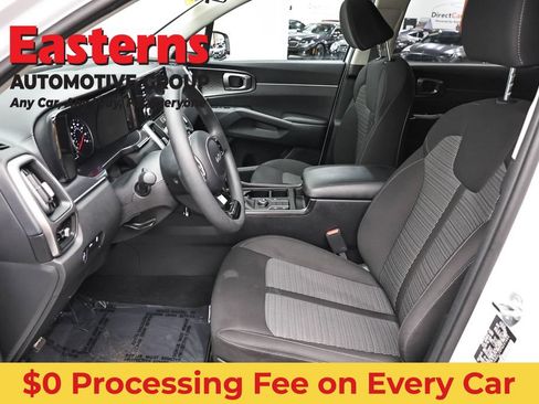 Used 2023 Kia Sorento LX FWD image 14