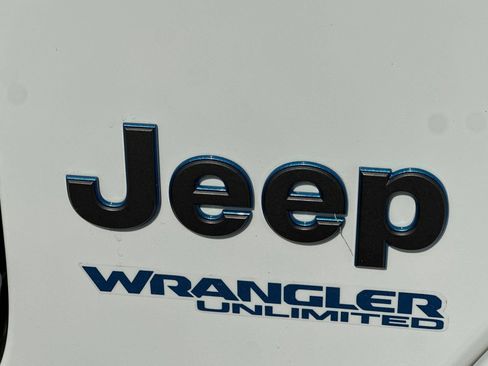 Used 2021 Jeep Wrangler Unlimited Rubicon 4xe w/ Steel Bumper Group AWD/4WD image 36