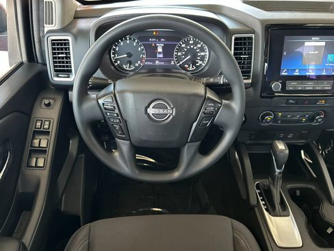 Used 2023 Nissan Frontier SV AWD/4WD image 13
