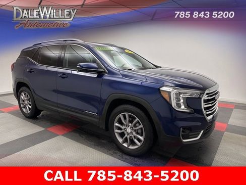 Used 2023 GMC Terrain SLT image 1