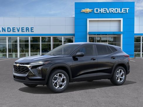 New 2026 Chevrolet Trax LS w/ LS Convenience Package FWD image 2