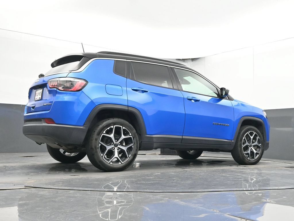 Used 2025 Jeep Compass Limited AWD/4WD image 41
