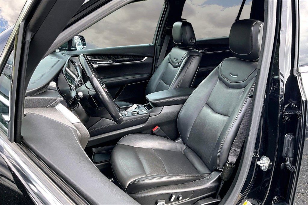 Used 2024 Cadillac XT6 Premium Luxury FWD image 21