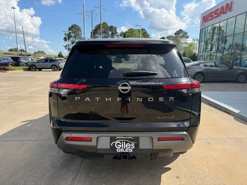 New 2026 Nissan Pathfinder Platinum FWD image 4